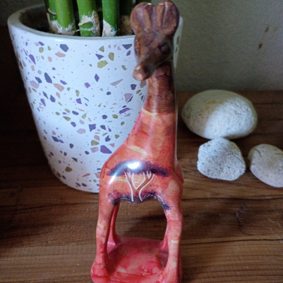 Hand Crafted Bone Carved Giraffe Figurine in Earthy Tones - Picture 3 of 4